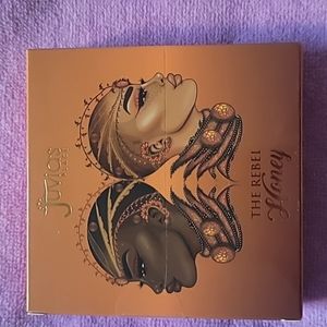 JUVIA'S Place The Rebel Honey Eyeshadow Palette